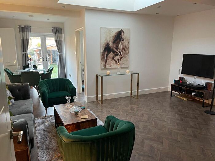 2 Bedroom Flat To Rent In Northolt, UB5