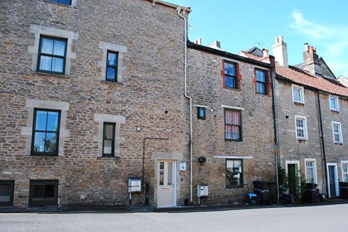 1 Bedroom Flat For Sale In ***a Superbly Presented One Bedroom Ground Floor Flat For Sale***, BA11