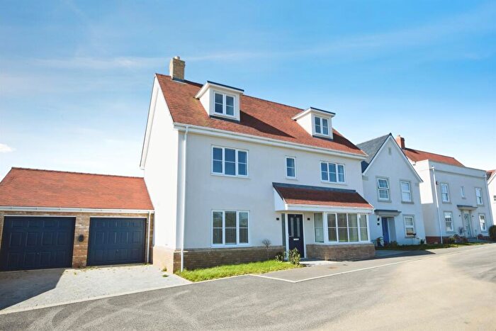 6 Bedroom Detached House For Sale In Rutland Place, Rettendon Common, Chelmsford, CM3