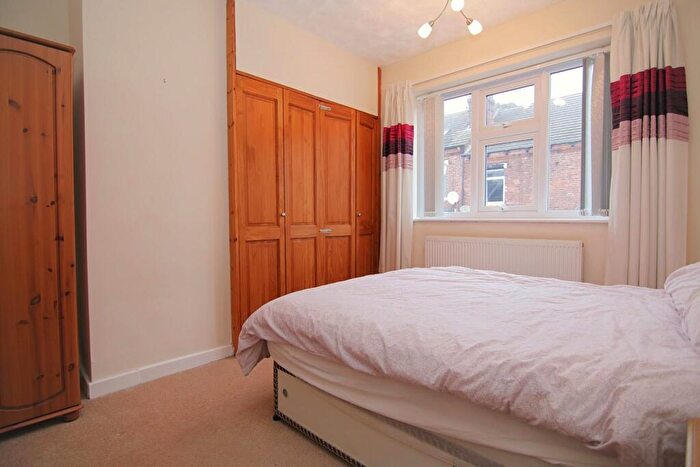 3 Bedroom Terraced House For Sale In Stanningley Road, Leeds, LS13