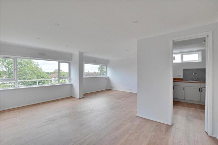 2 Bedroom Apartment For Sale In Burnt Ash Hill, Lee, London, SE12
