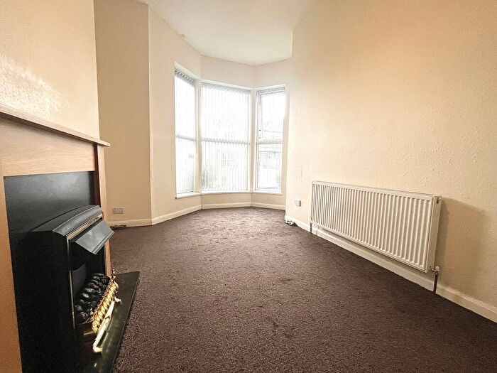 Studio To Rent In Laisteridge Lane, Bradford, BD7