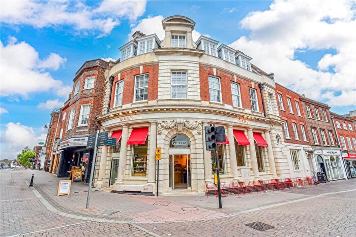 2 Bedroom Apartment To Rent In Mansion House Street, Newbury, Berkshire, RG14