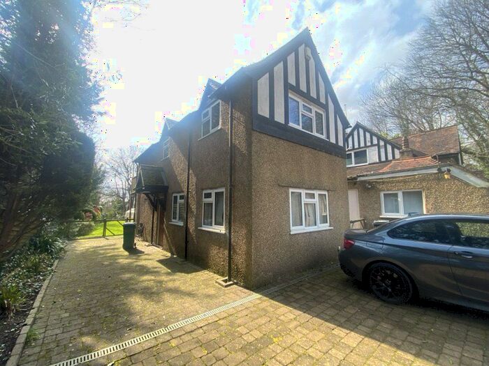 2 Bedroom Detached House To Rent In Rockshaw Road, Merstham, Redhill, Surrey, RH1