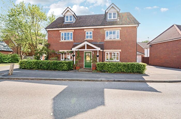 6 Bedroom Detached House For Sale In Wheatsheaf Close, Sindlesham, Wokingham, Berkshire, RG41