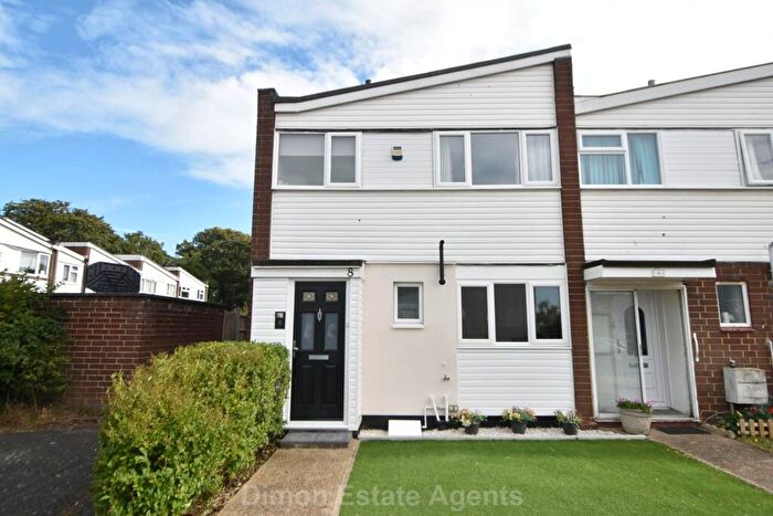 3 Bedroom End Of Terrace House For Sale In Dolphin Crescent, Gosport, PO12