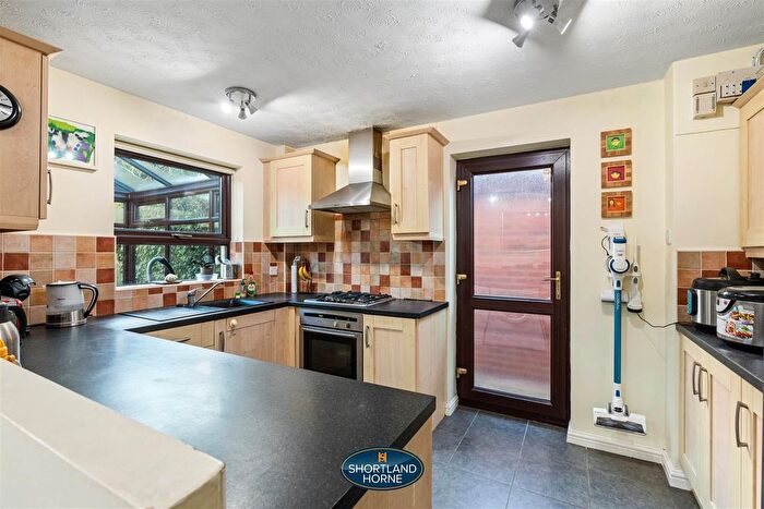 4 Bedroom Detached House For Sale In Riley Close, Kenilworth, CV8
