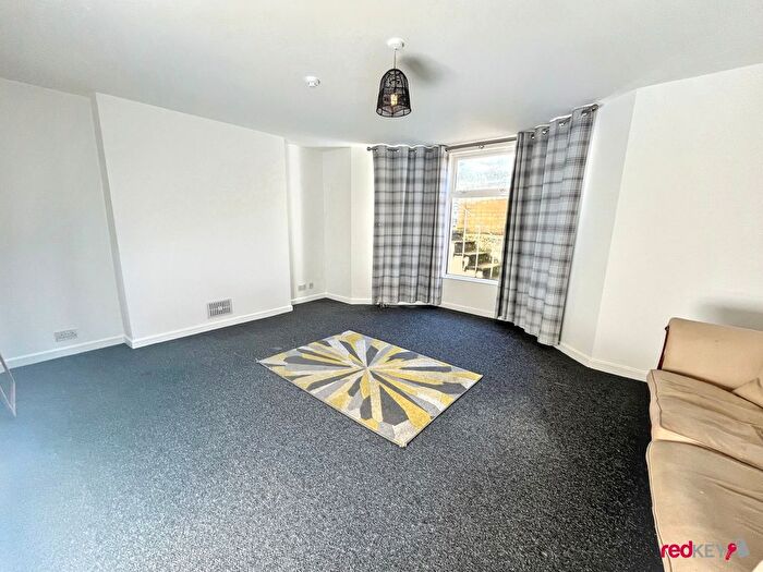 1 Bedroom Flat To Rent In Clytha Square, Newport, NP20