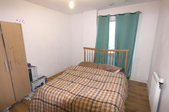 3 Bedroom Flat To Rent In Vickers House, Romford, Essex, RM1