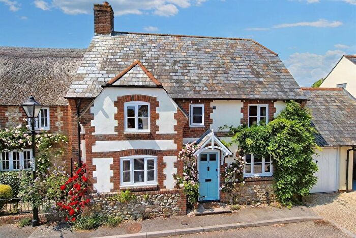 3 Bedroom Link Detached House For Sale In Charmouth, DT6