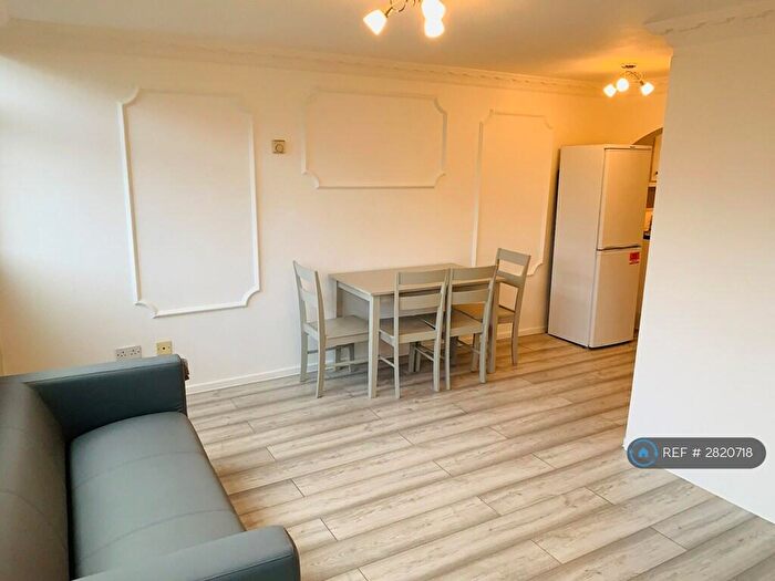 3 Bedroom Maisonette To Rent In John Barnes Walk, London, E15