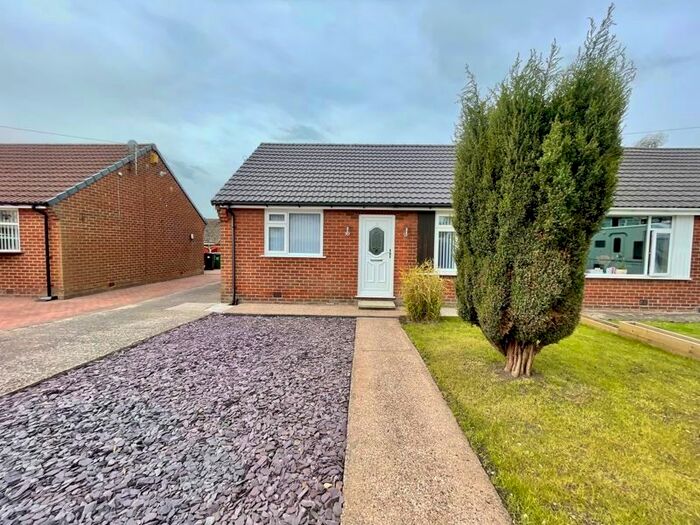 3 Bedroom Semi-Detached House To Rent In Melrose Road, Little Lever, Bolton, BL3