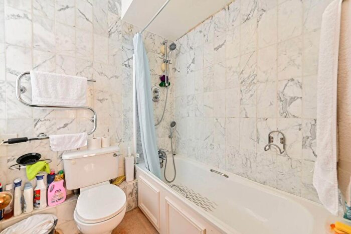 2 Bedroom Flat For Sale In Chelsea Harbour, Chelsea, London, SW10