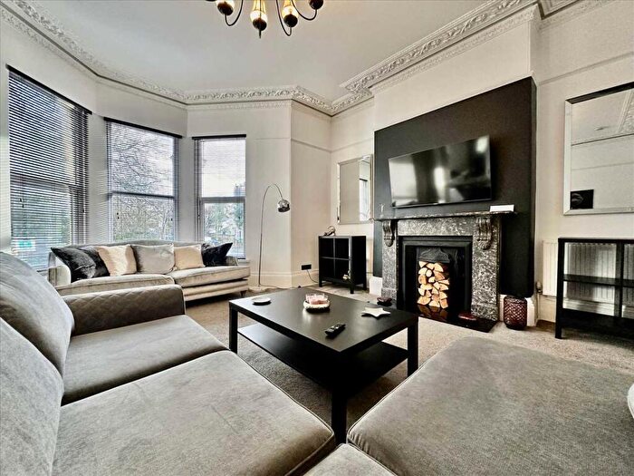 3 Bedroom Apartment To Rent In Mannamead Road, Plymouth, PL3