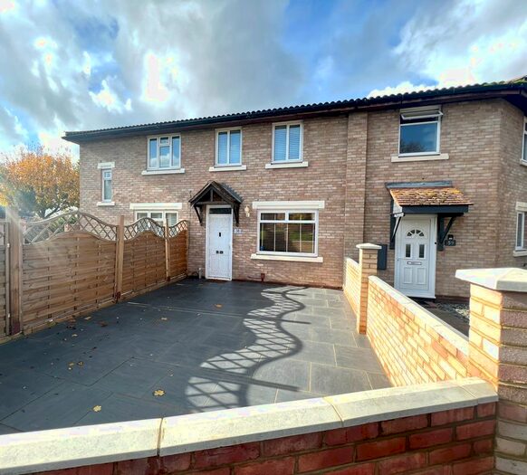 2 Bedroom Terraced House To Rent In Sonning Gardens, Hampton, TW12