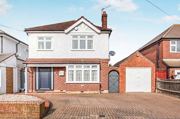 4 Bedroom Detached House To Rent In Kenilworth Road, Ashford, Surrey, TW15