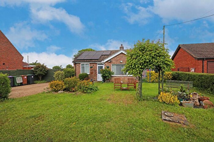 2 Bedroom Bungalow For Sale In Green Lane, PE20