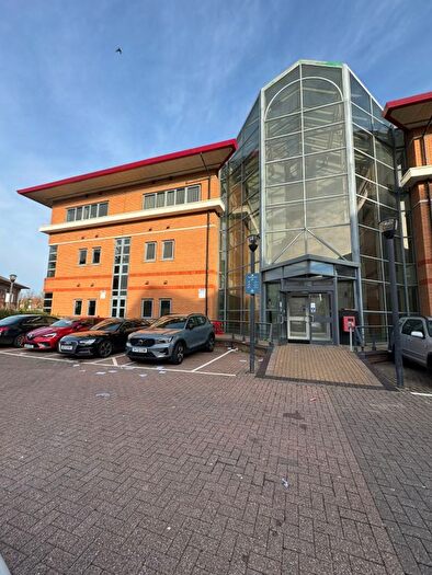 1 Bedroom Flat To Rent In Harlington, Hayes, UB3