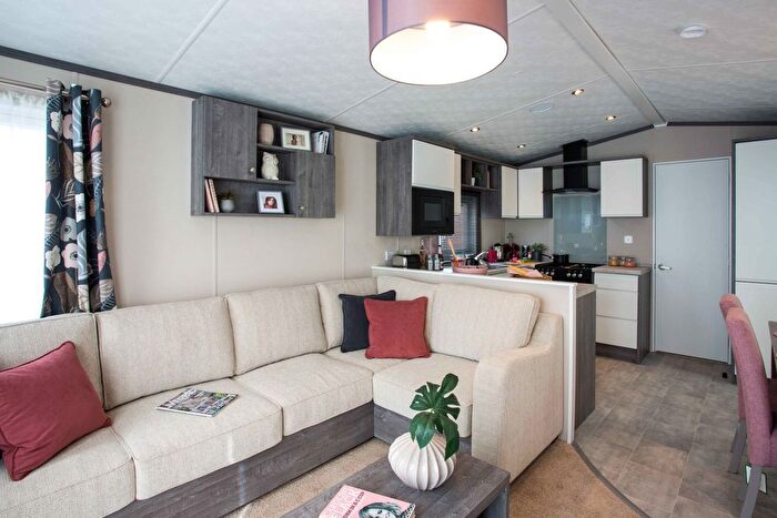 2 Bedroom Park Home For Sale In Bovisand, Plymouth, Devon, PL9