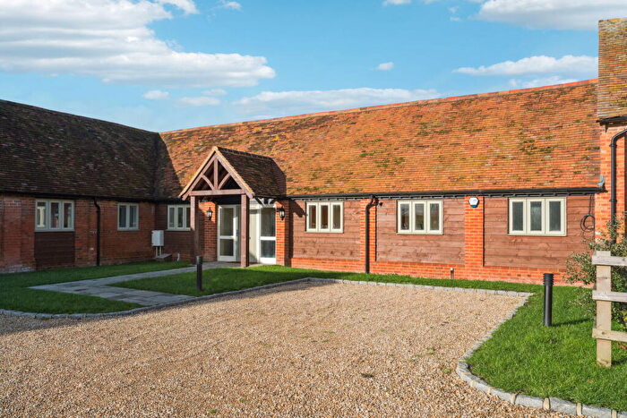 3 Bedroom Barn Conversion For Sale In Pettifer Court, Buckingham Road, Weedon, Aylesbury, HP22