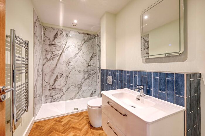 2 Bedroom Flat For Sale In Droitwich Road, Bradley Green, B96