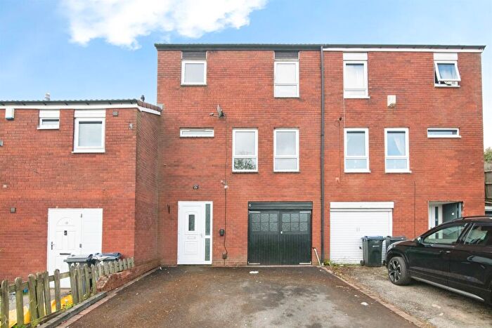 3 Bedroom Terraced House For Sale In Marywell Close, Birmingham, B32
