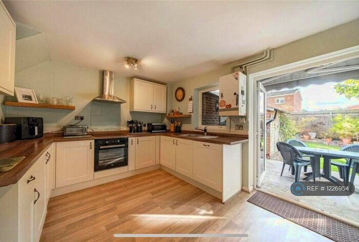 3 Bedroom End Of Terrace House To Rent In Arnett Avenue, Finchampstead, Wokingham, RG40