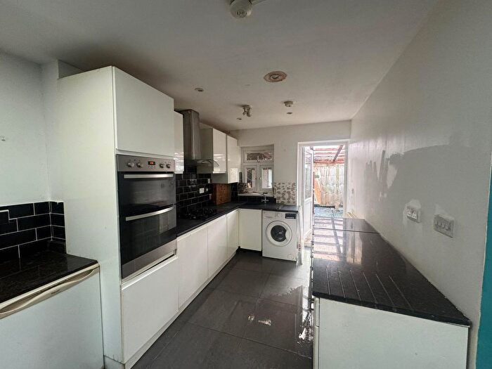 4 Bedroom Terraced House To Rent In Dawson Avenue, Barking, IG11