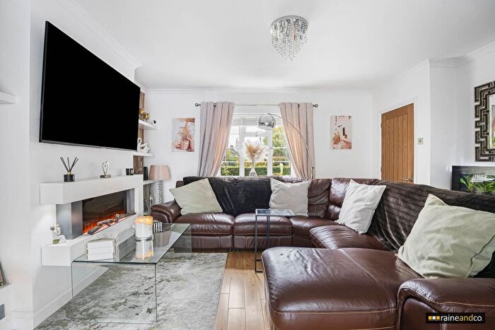 2 Bedroom End Of Terrace House For Sale In Stonecross Road, Hatfield, AL10