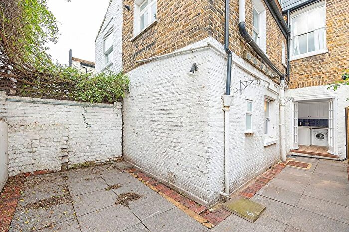 1 Bedroom Flat To Rent In Rosaline Road, Fulham, London, SW6