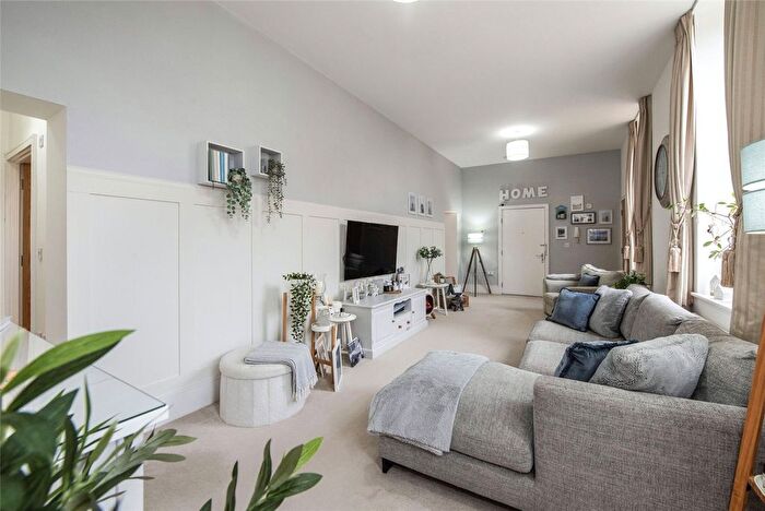 2 Bedroom Flat For Sale In Homestead Road, Chichester, West Sussex, PO19