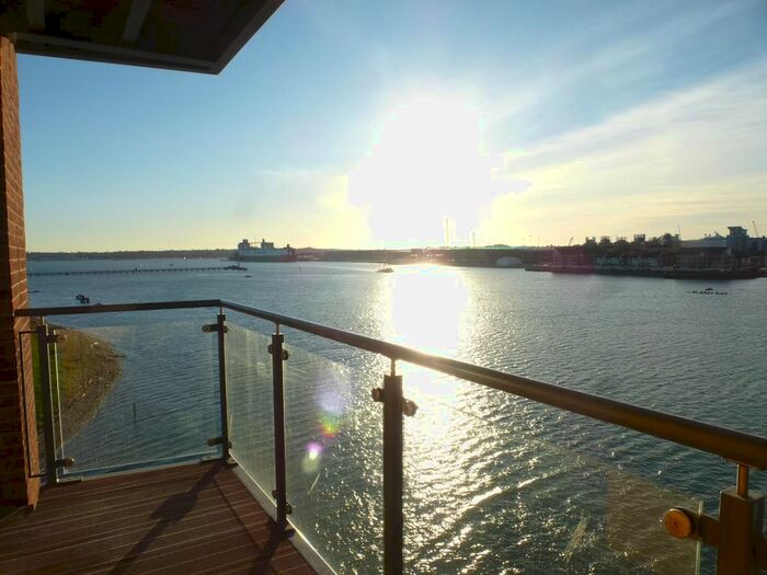 2 Bedroom Flat To Rent In Capstan Road, Woolston, Southampton, SO19