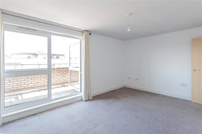 1 Bedroom Apartment For Sale In Gean Court, Cline Road, London, N11