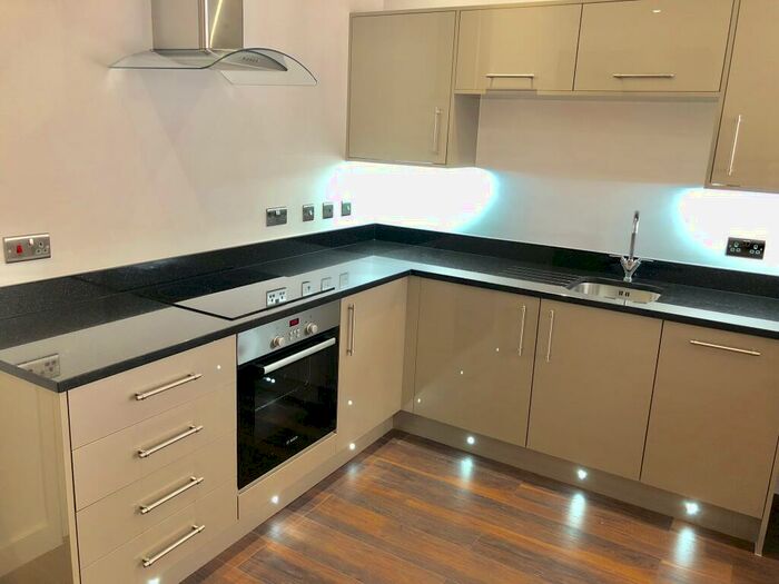 2 Bedroom Apartment To Rent In Hounds Gate Court, Nottingham, NG1