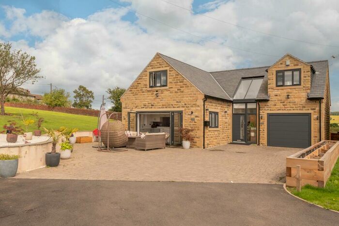 3 Bedroom Detached House For Sale In Carr Mount, Kirkheaton, HD5