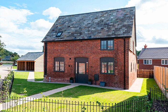 4 Bedroom Detached House For Sale In Holmer House Close, Hereford, HR4