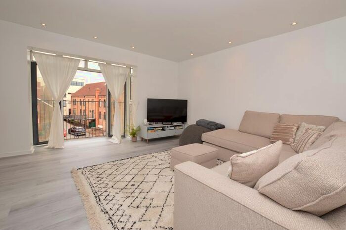 2 Bedroom Flat To Rent In Bedroom Bathroom Flat, Medway Wharf Road, Tonbridge, TN9