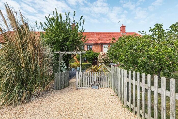 1 Bedroom Terraced House For Sale In Beautifully Finished Character Cottage In Ringstead, PE36