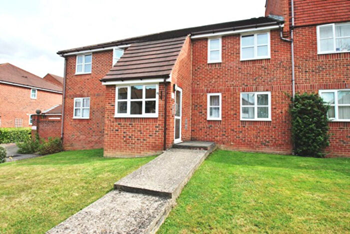 2 Bedroom Apartment For Sale In Marmet Avenue, Letchworth Garden City, SG6