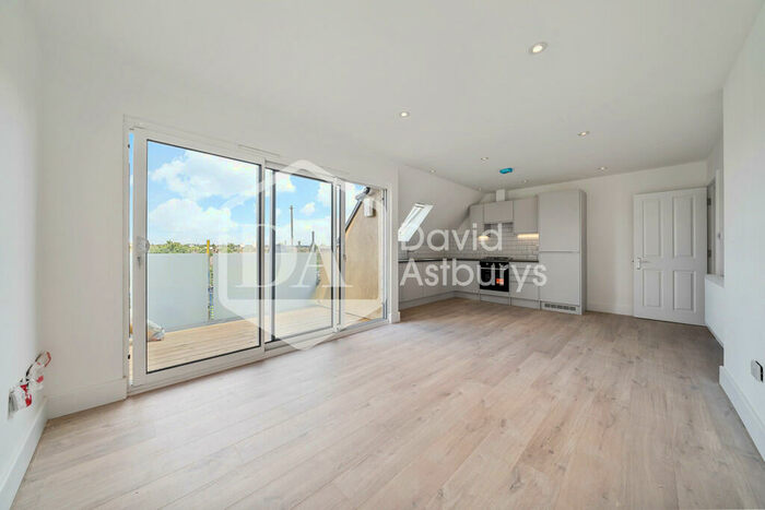 2 Bedroom Apartment To Rent In Palmerston Road, Bounds Green, London, N22