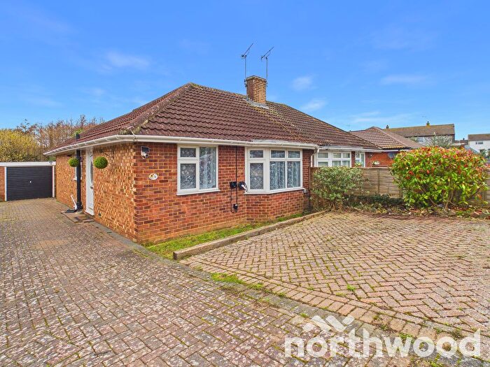 2 Bedroom Bungalow For Sale In Bybrook Road, Kennington, Ashford, TN24