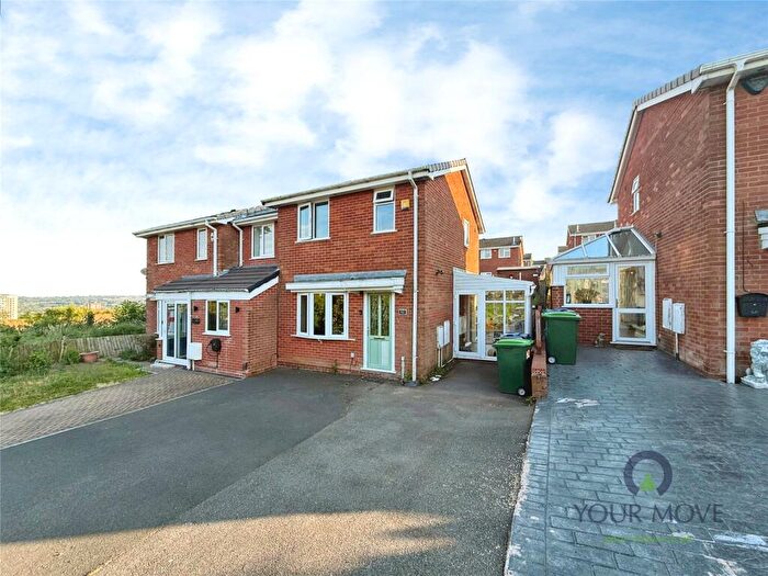 2 Bedroom Detached House For Sale In St. Brades Close, Tividale, Oldbury, West Midlands, B69