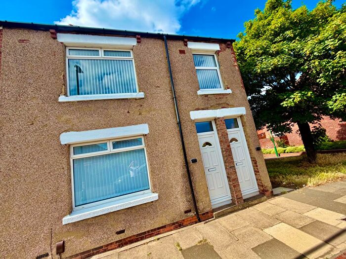3 Bedroom Flat To Rent In Red House Road, Hebburn, NE31
