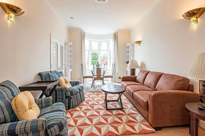 2 Bedroom Flat To Rent In Hall Road, St John's Wood, London, NW8