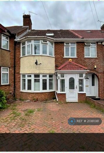 4 Bedroom Detached House To Rent In The Chase, Edgware, HA8