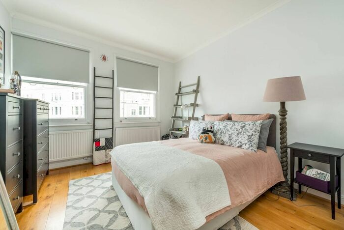 2 Bedroom Flat To Rent In Ladbroke Gardens, Notting Hill, London, W11