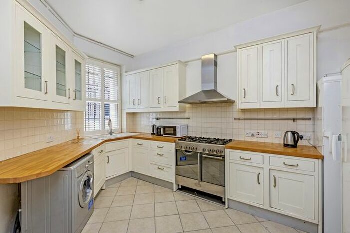 2 Bedroom Flat To Rent In Old Brompton Road, London, SW5