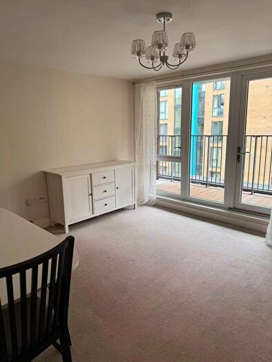 2 Bedroom Flat To Rent In Hitherwood Court, Colindale, London, NW9