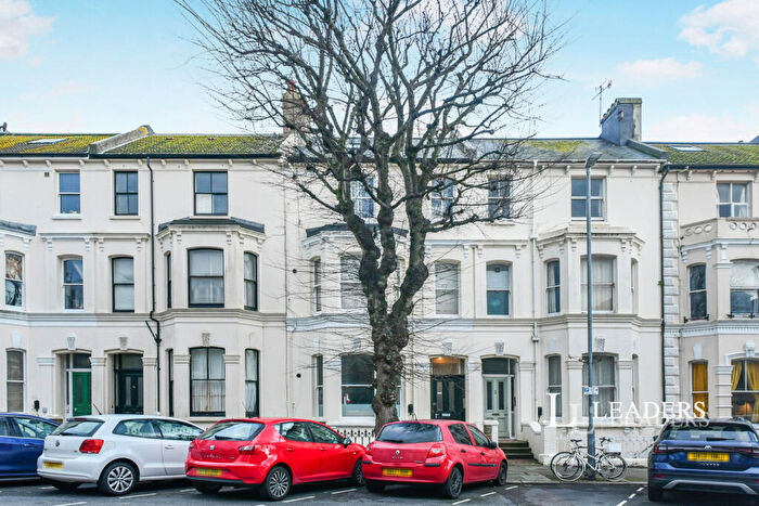 1 Bedroom Flat To Rent In Tisbury Road, BN3