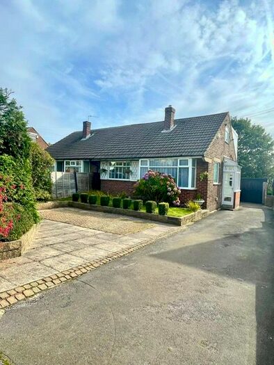 4 Bedroom Property To Rent In Chatsworth Fall, Pudsey, LS28